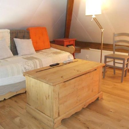 Les Pins - Maison Avec Parking Ferme Et Jardin Commun Au Calme Saint-Prix  Exterior photo